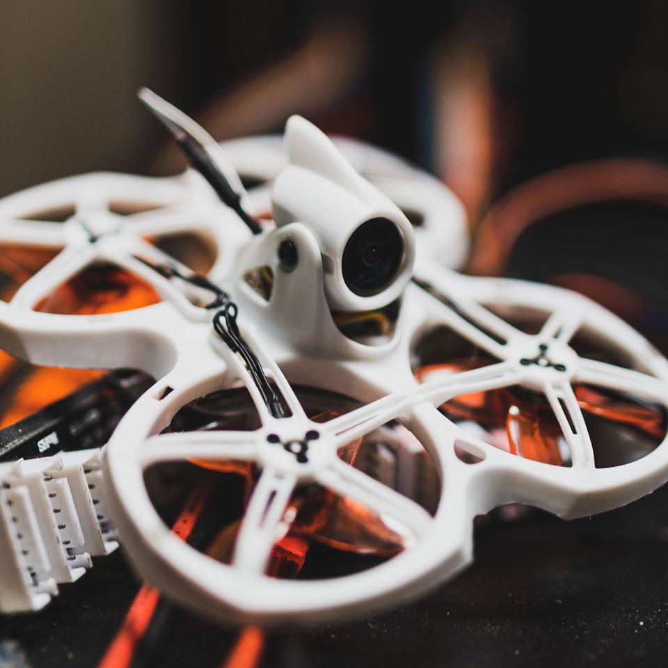 Emax Tinyhawk II 2 RTF dronów  – Fpv Drone Charger recenzja i cena